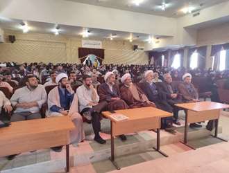 همایش «آشنایی با تدبر در قرآن» در ملایر برگزار شد